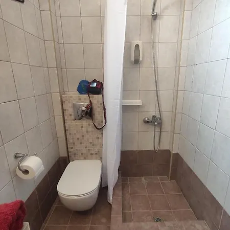 Aristea Apartament *