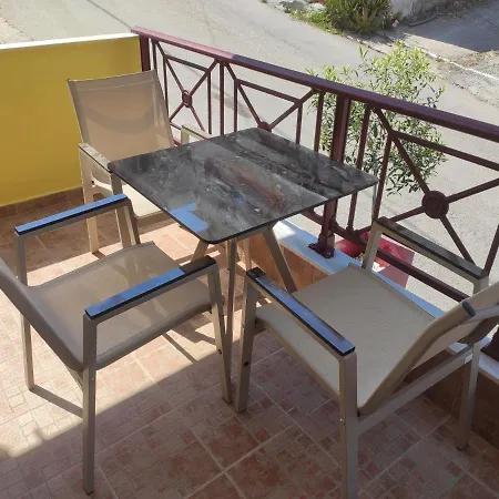 Aristea Apartment *